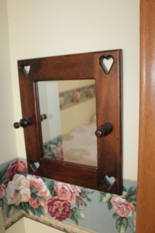 lot 16 image: Lot of (3) Framed Wall Art & Mirror