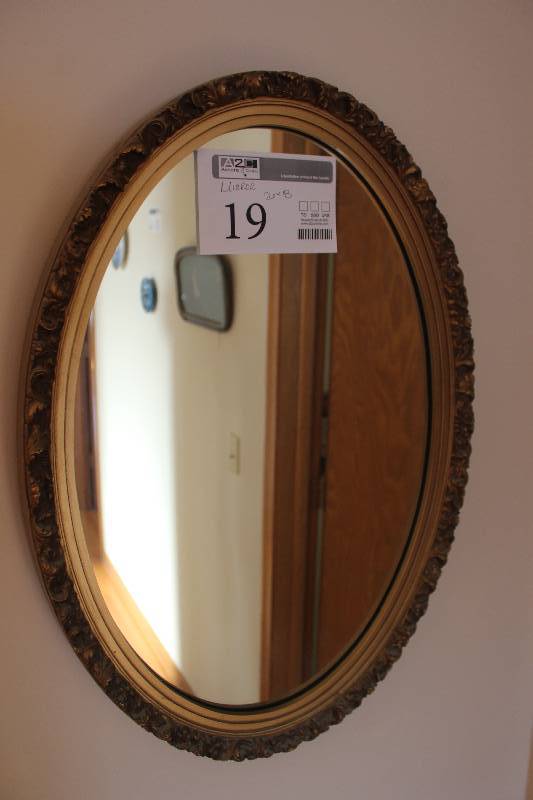 lot 19 image: Framed Wall Mirror