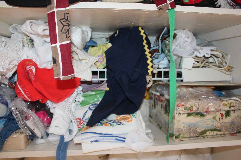 lot 25 image: Shelf Lot of Linens