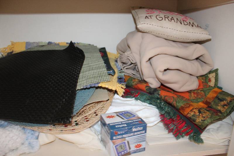 lot 27 image: Shelf Lot of Linens