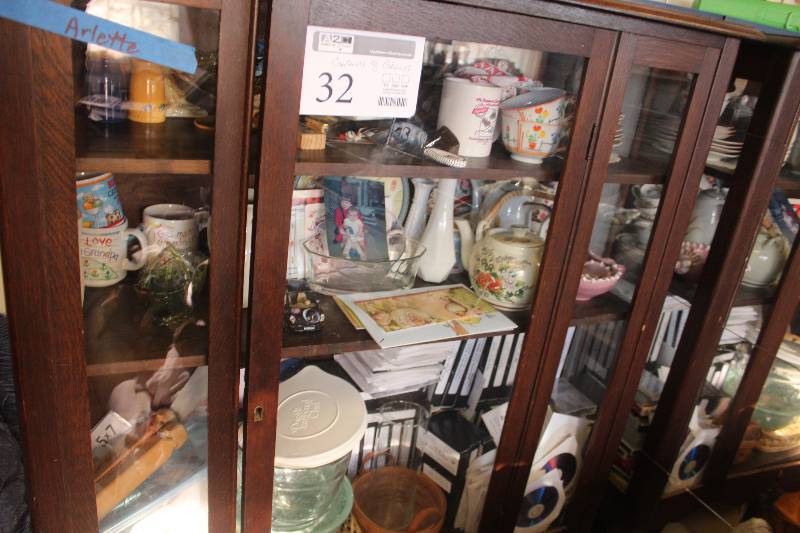 lot 32 image: Cabinet Lot of Decorations