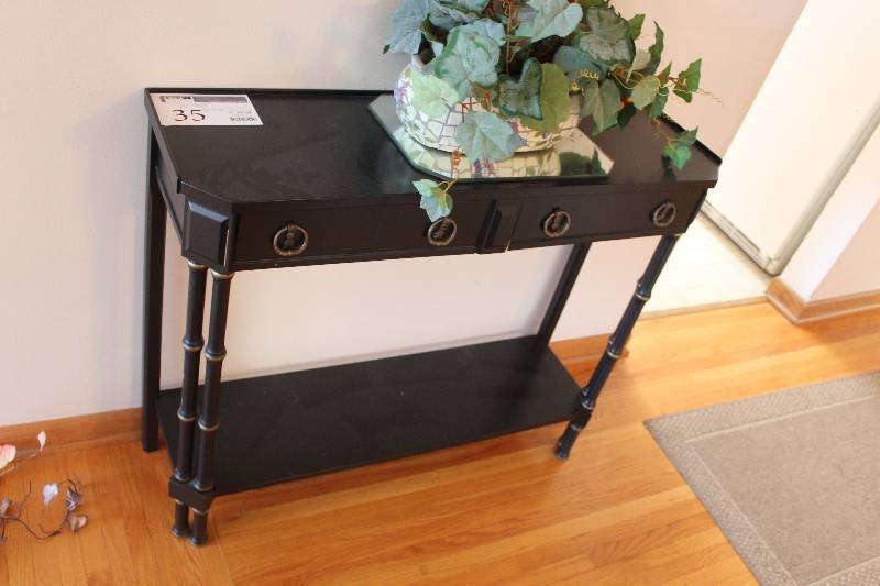 lot 35 image: Sofa Table