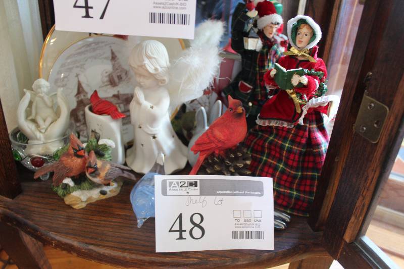lot 48 image: Shelf Lot of Decorations