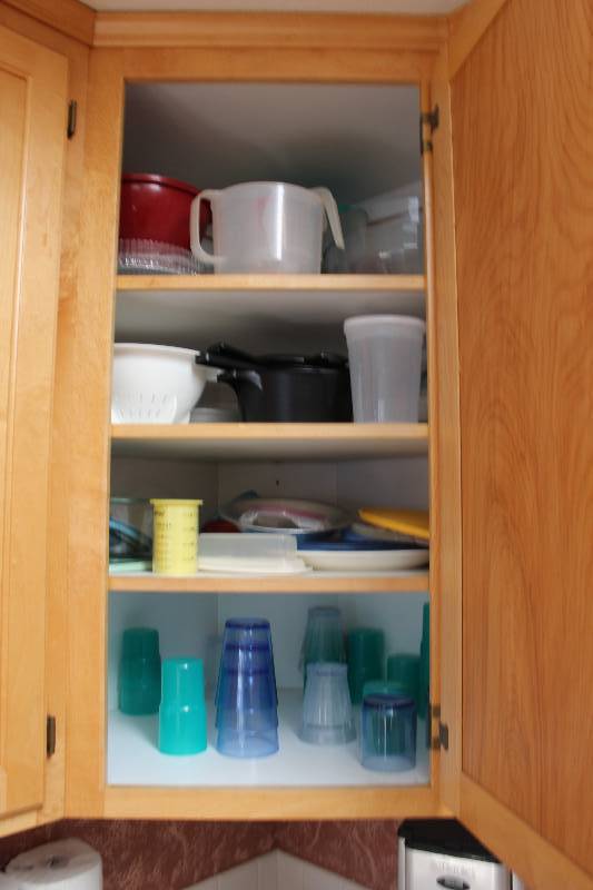 lot 54 image: Cupboard Lot of Dishware