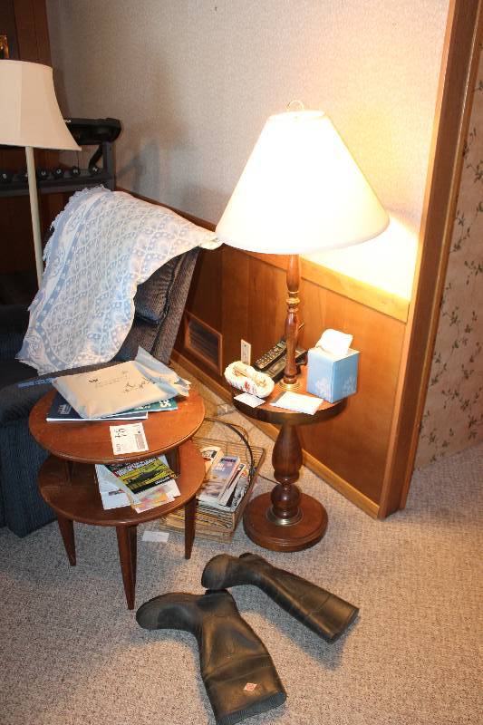 lot 94 image: Table & Lamp Table