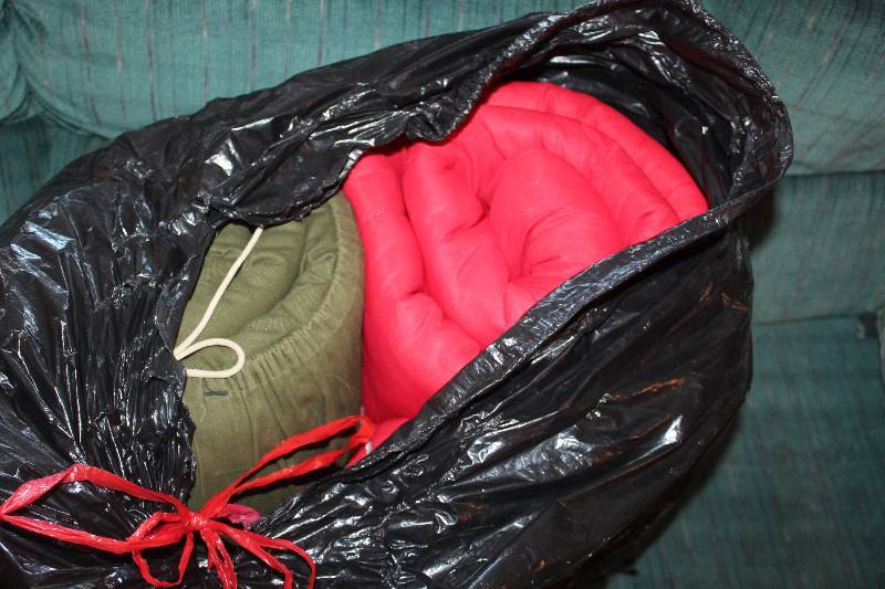 lot 75 image: Lot of Sleeping Bags