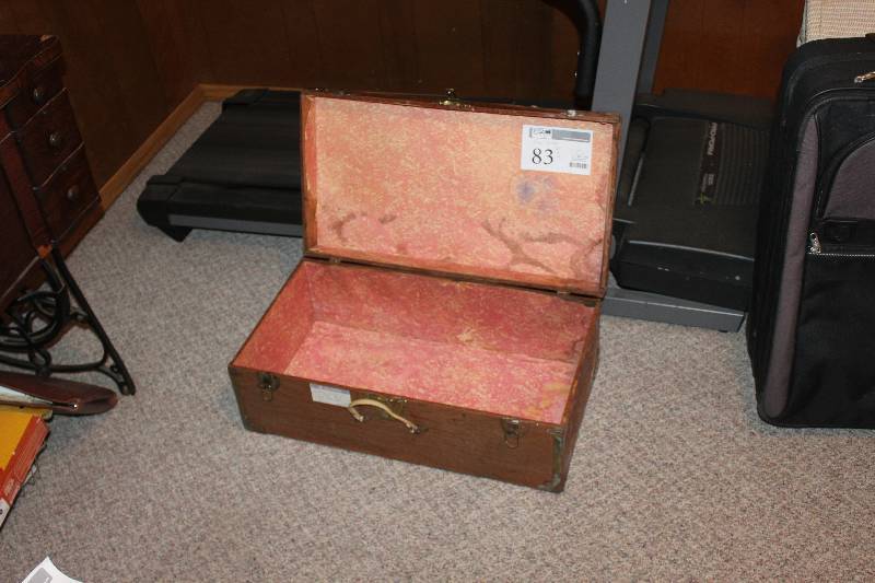 lot 83 image: Foot Locker