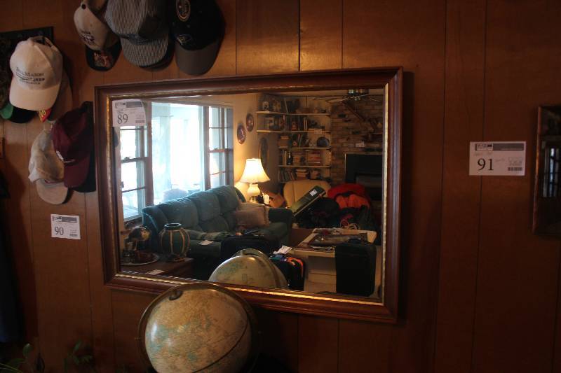 lot 89 image: Framed Wall Mirror
