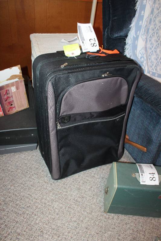 lot 82 image: Samsonite Luggage