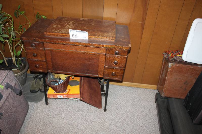 lot 86 image: Sewing Machine Table & Contents