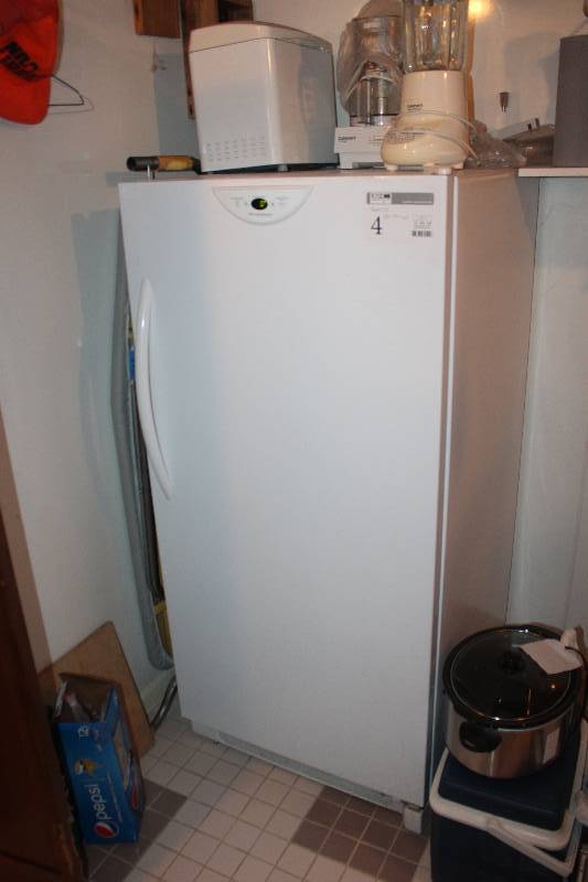 lot 4 image: Frigidaire Gallery Series Commercial Freezer