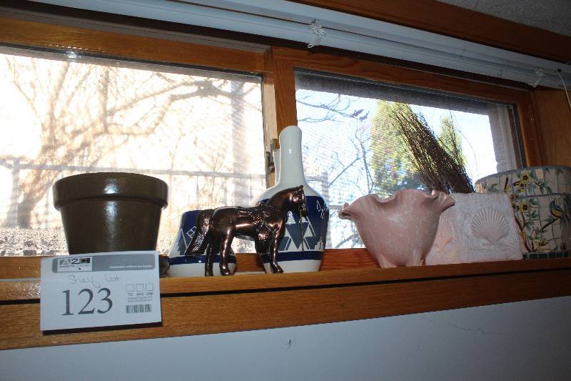 lot 123 image: Shelf Lot of Decorative Ceramic Pottery & Statue
