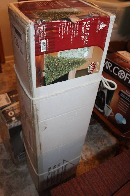 lot 128 image: 6.5ft. Pre-Lit Princeton Fir Christmas Tree