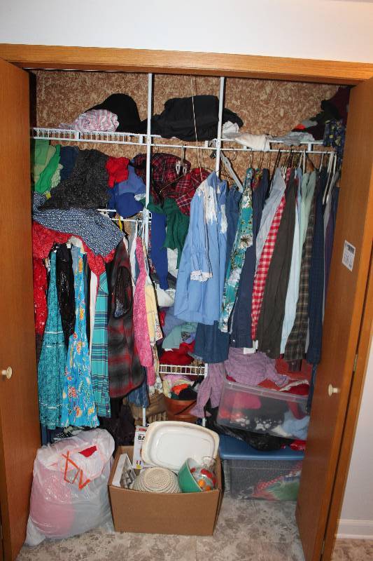 lot 118 image: Contents of Closet Including Clothes
