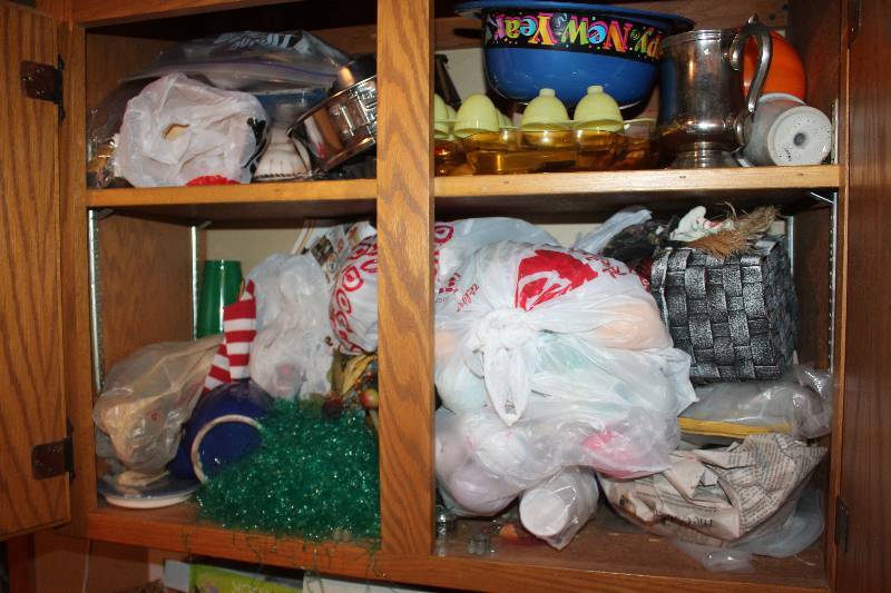 lot 104 image: Cabinet Lot of Decorations