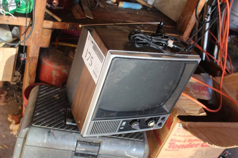 lot 175 image: GE Portable TV w Cables