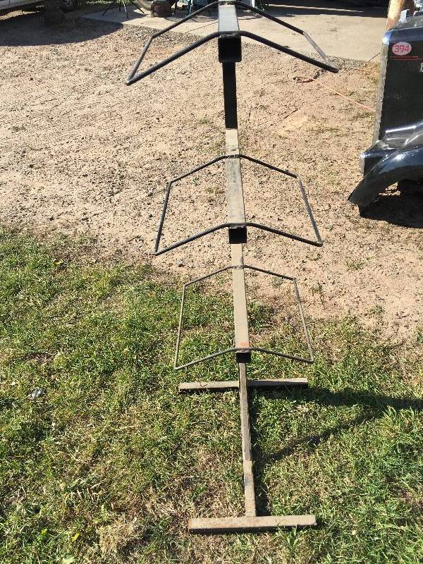 lot 204 image: horse saddle stand