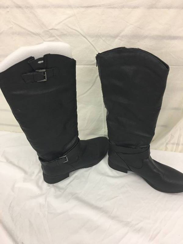 lot 16 image: black riding boots size 10
