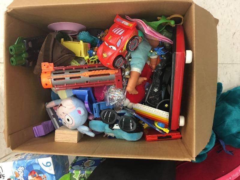 lot 57 image: lot of kids toys