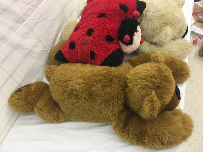 lot 71 image: stuffed animals