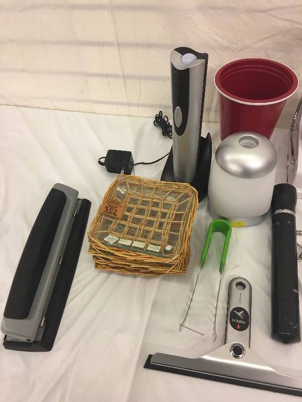lot 80 image: spa room,flashlight,electric corkscrew
