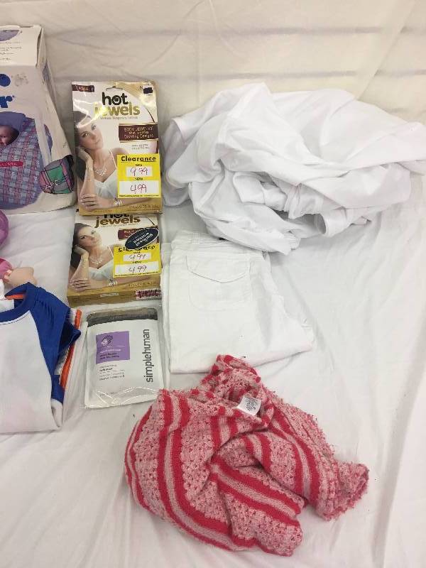 lot 85 image: hot jewels,lalaloopsy doll,zip box