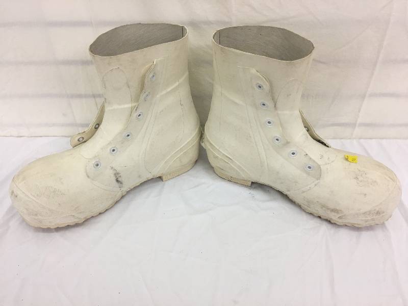 lot 90 image: size 12 airborne boots size 12