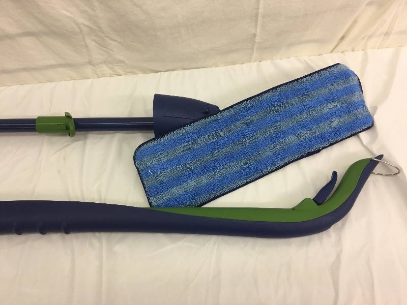 lot 160 image: bona hard wood floor mop