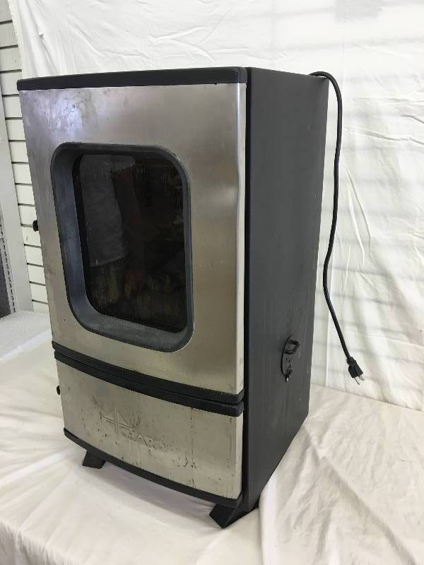 lot 11 image: CHARD DES-2DSS Digital Electric Smoker, Black  retail $268
