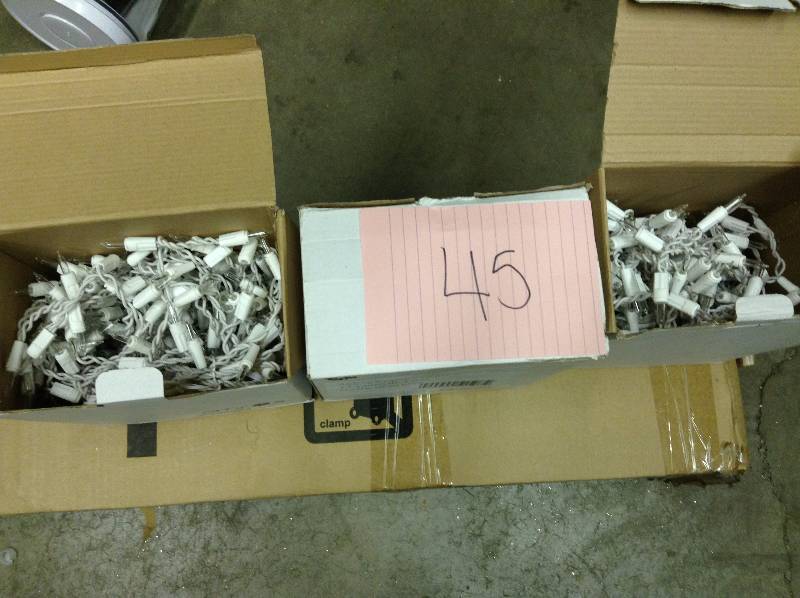 lot 45 image: Lot of 3 sets of 300 LT Clear 1.5 Icicle