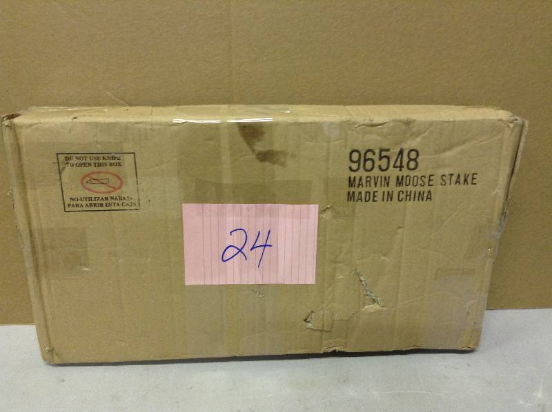 lot 24 image: Holiday Marvin Moose Stake  Metal