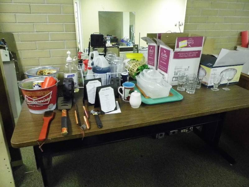 lot 18 image: Table and All items On Top