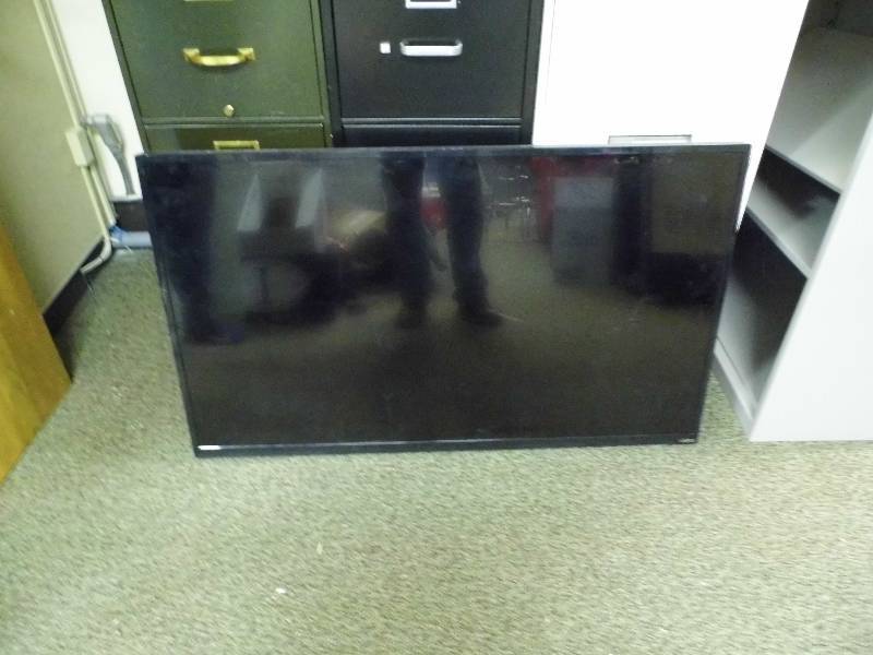 lot 20 image: Vizio TV