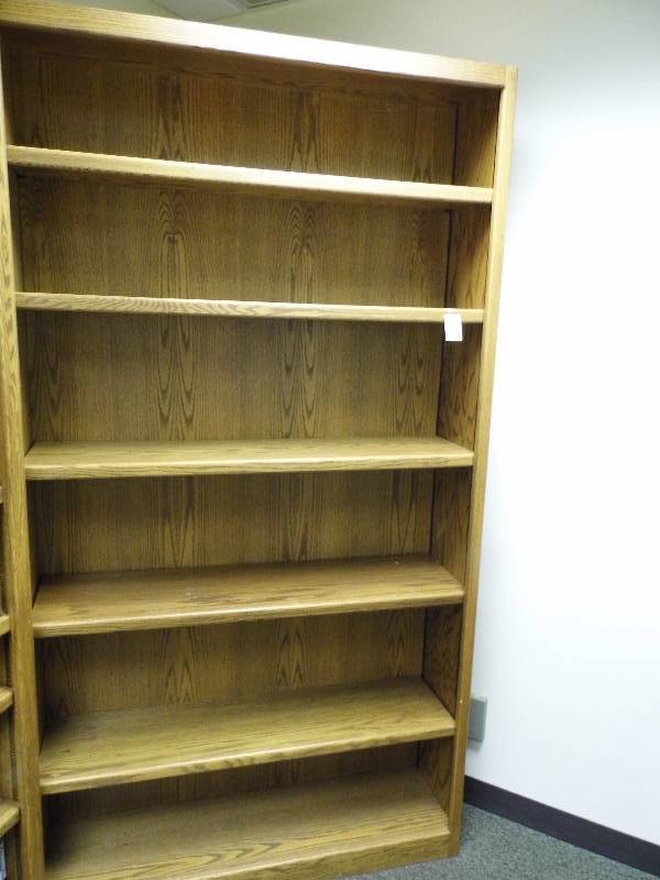 lot 38 image: Shelf