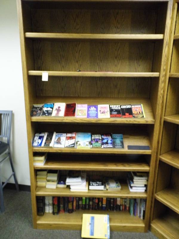 lot 39 image: Shelf