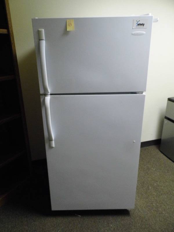 lot 43 image: Frigidaire Fridge