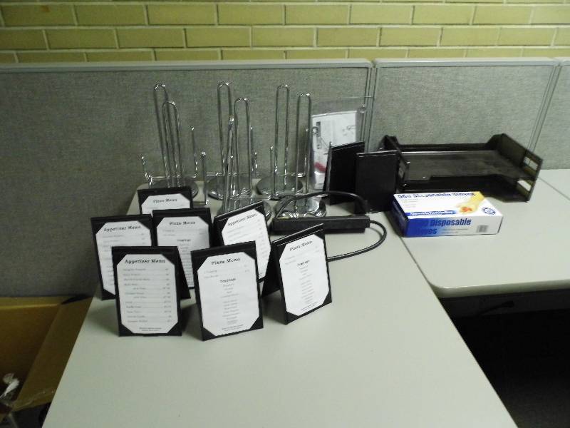 lot 47 image: Paper Towel Holders - Menu Holders