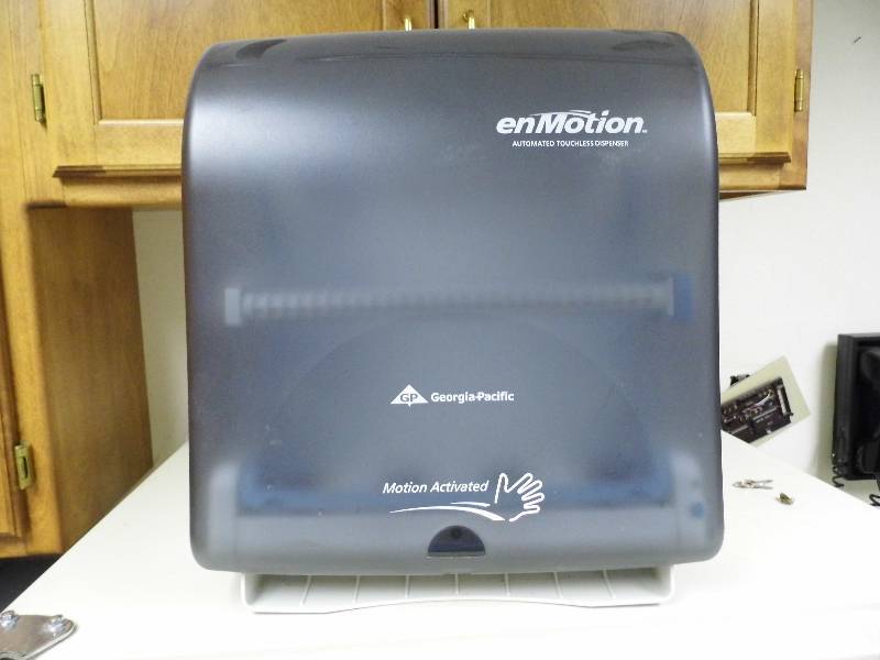 lot 76 image: Motion Activated Paper Towel Dispenser