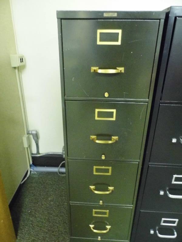 lot 14 image: Green File Cabinet