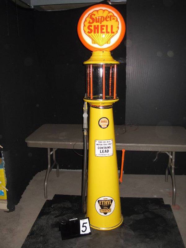 lot 5 image: Super Shell reproduction visible gas pump. Very nicely done. Will look perfect next to your show car.