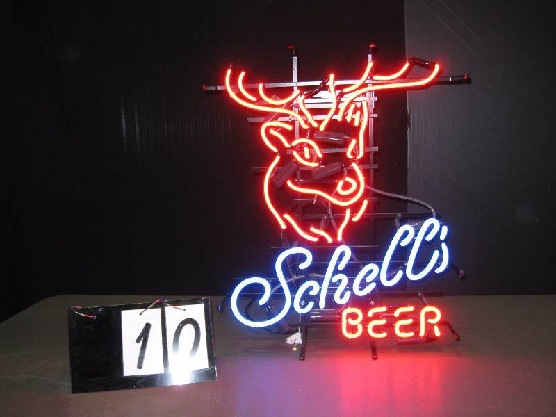lot 10 image: Schells Beer whitetail buck, deer head neon sign. Excellent condition.