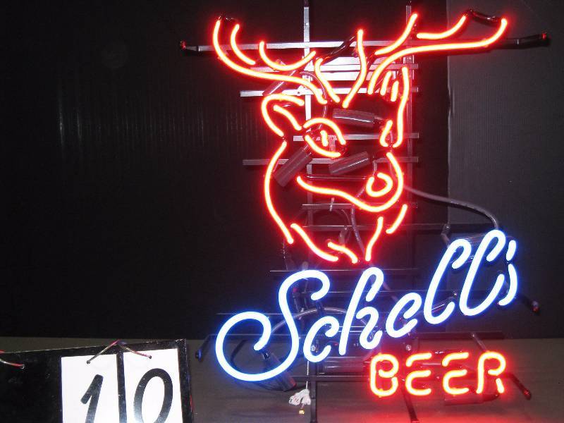 Schell's Beer whitetail buck, deer head neon sign. Excellent condition