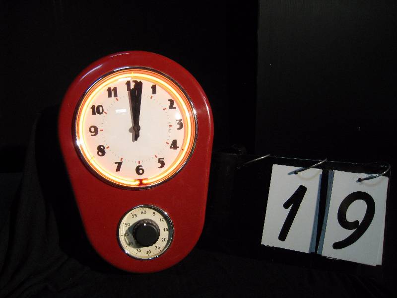 lot 19 image: Nice looking retro red kitchen clock and timer with neon border.