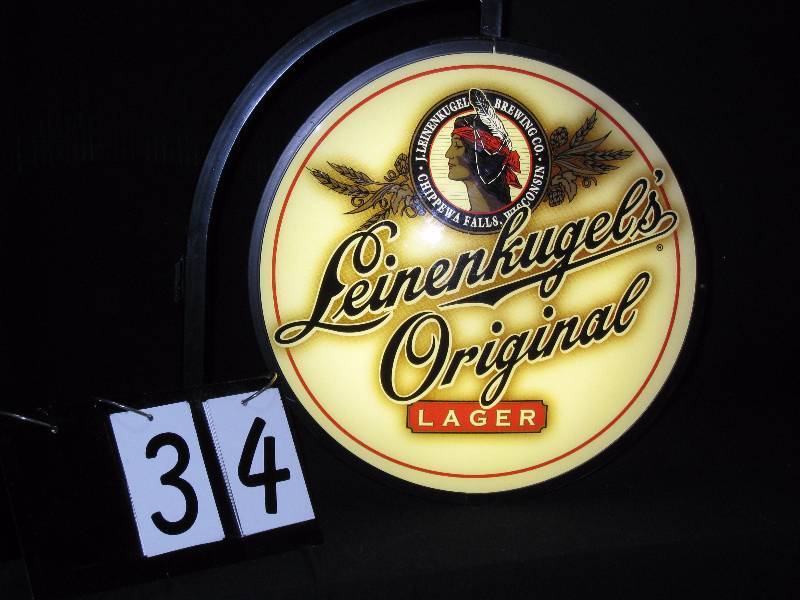 lot 34 image: Leinenkugels Original pub light - double sided
