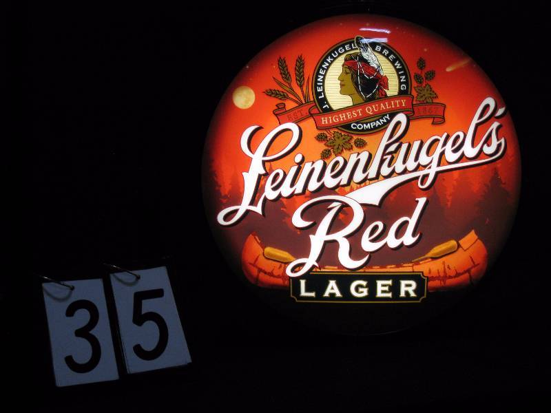 lot 35 image: Leinies Red pub light - double sided