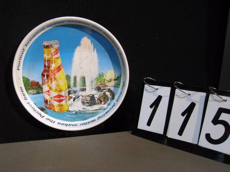 lot 115 image: Grain Belt Premium tray,
