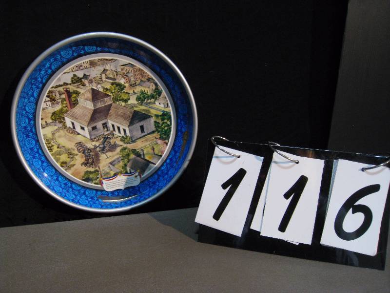 lot 116 image: Pabst 1976 Limited Edition Bicentennial tray