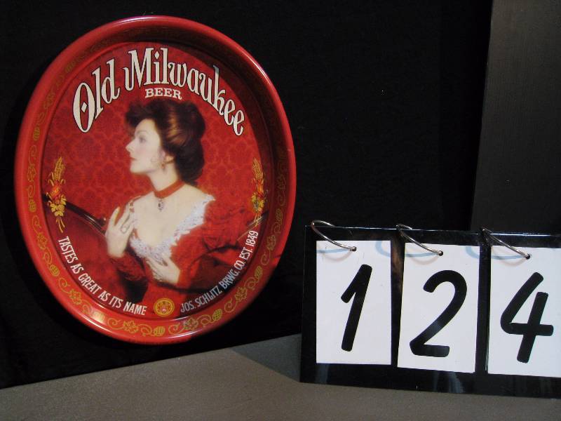 lot 124 image: Old Milwaukee lady tray