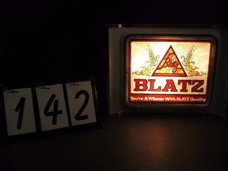 lot 142 image: Blatz Beer NOS lighted window sign