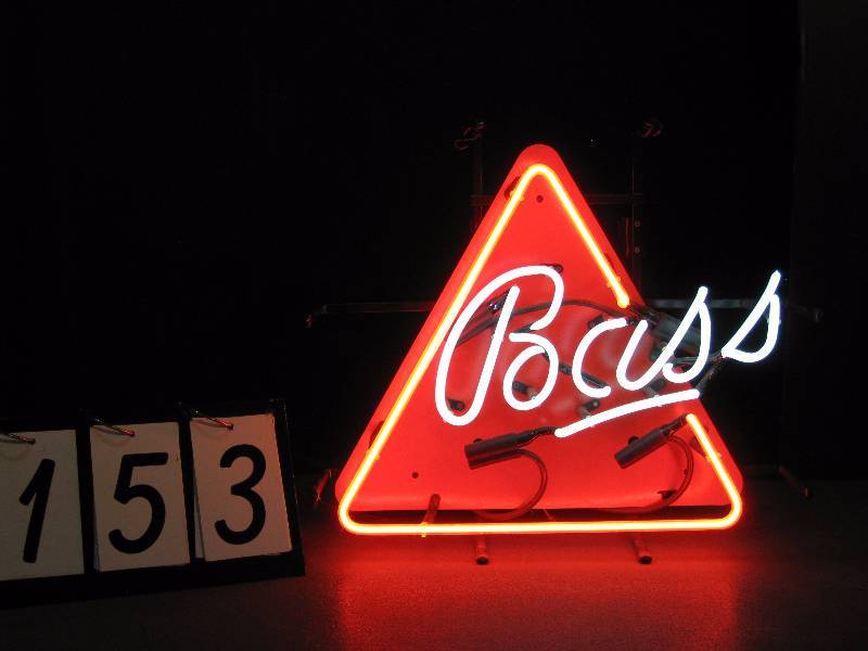 lot 153 image: Bass Ale neon sign. Nice little sign.